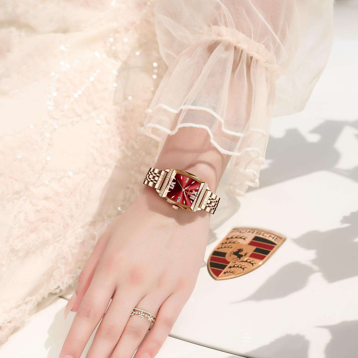 Poedagar Luxury Diamond Women Watch
